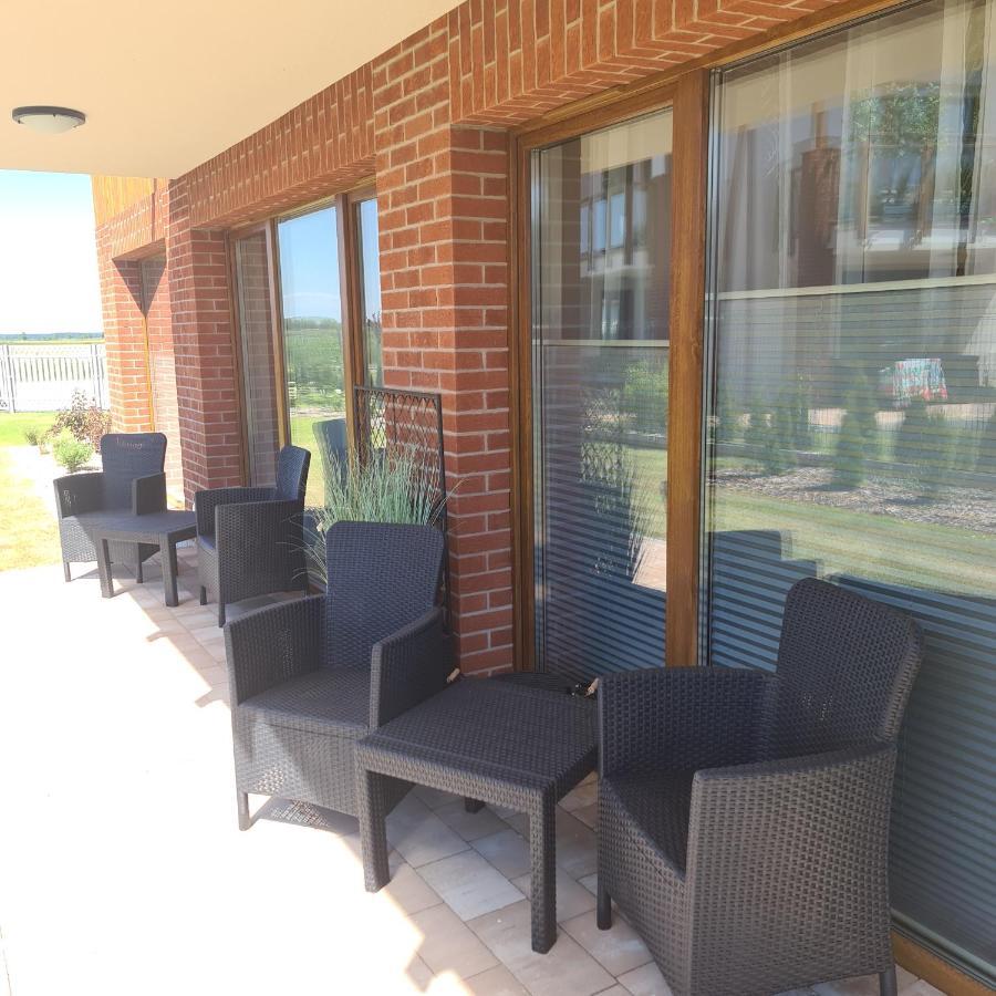 Lebskie Zacisze - Apartamenty Lebska Ostoja- Piaskowa Zarnowska Esterno foto